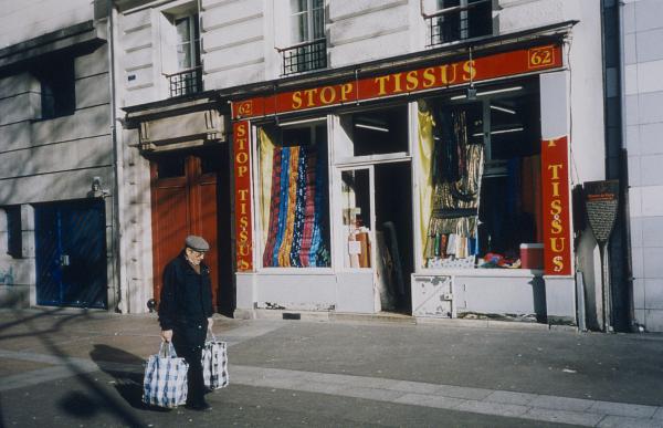 Image 2 - Passant boulevard de Belleville, 1999, Paris, France 