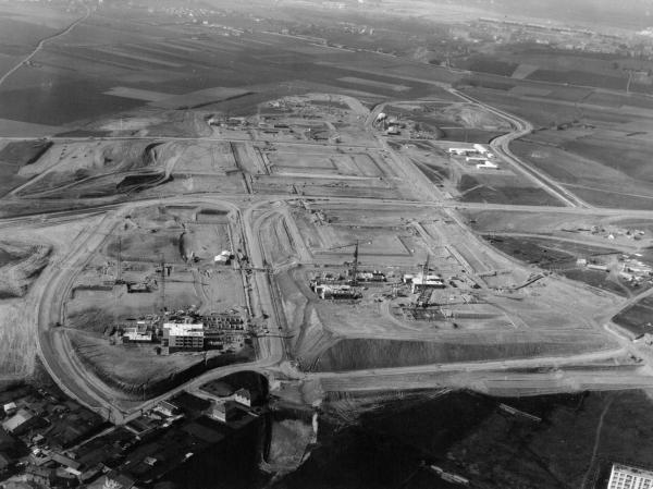 Image 13 - Vue aérienne de la zone urbaine des Minguettes au début de sa construction dans les années 1960<a href='#_ftn18' name='_ftnref18' id='_ftnref18' title='' class='msha-footnote'>18</a>.