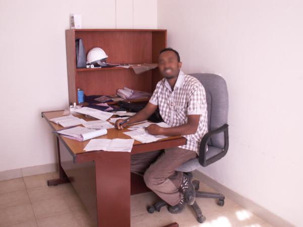 Image 6 - Au bureau, Ashegoda (Éthiopie), 2011.