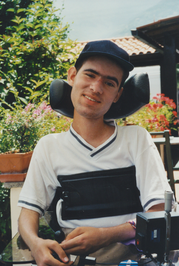 Image 8 - Portrait de Marc devant le chalet de son beau-père, Suisse, 2000.