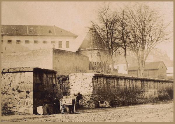Image 12 - La prison pénitentiaire de la Tour-Maîtresse promise à démolition (1862).