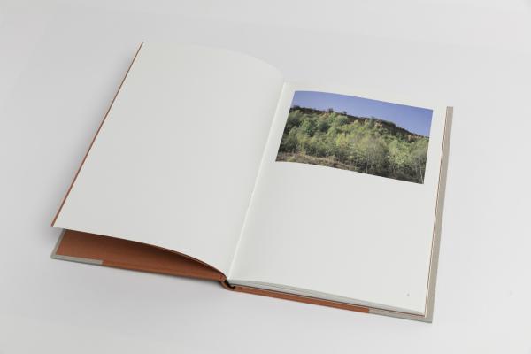 Image 35 - Double-page, Cyrielle Lévêque, <em>La ceinture des vents</em>, Metz, La Conserverie, 2021, p.3.